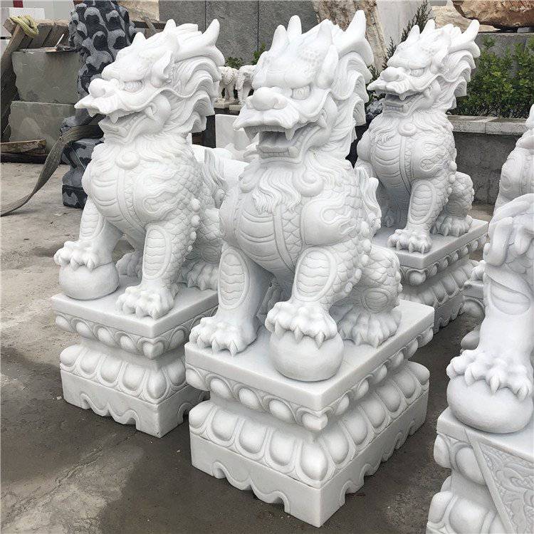 攀枝花晚霞红石雕貔貅 花岗岩上的灵兽传奇与匠心工艺